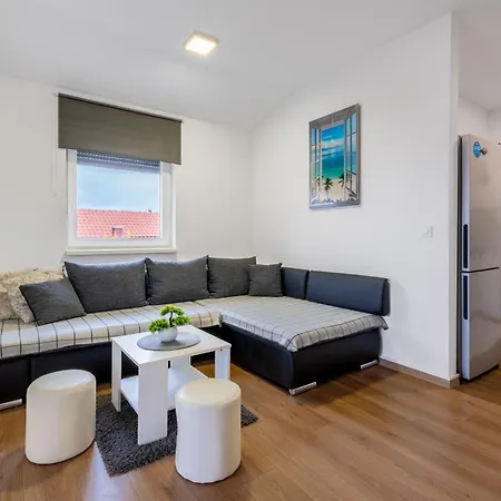 With Parking Space - 25015 Apartman *