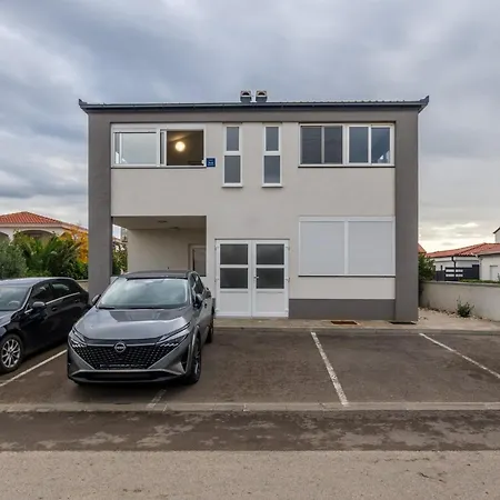 With Parking Space - 25015 Apartment