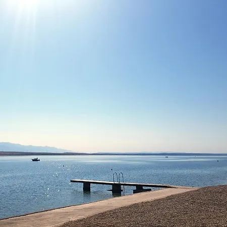 With Parking Space - 25015 维尔