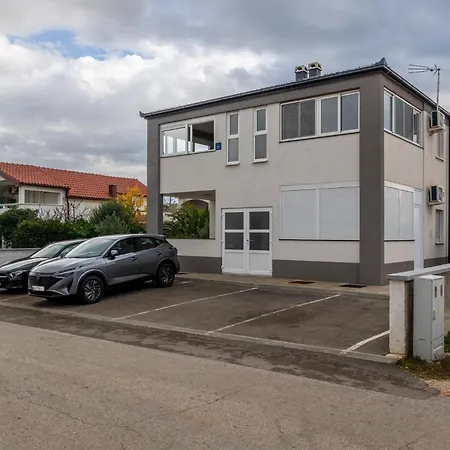 公寓 With Parking Space - 25015 *