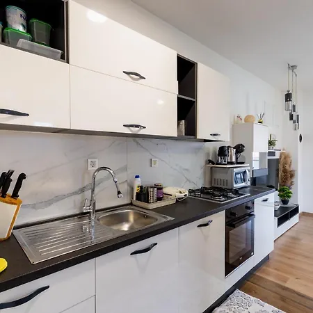 With Parking Space - 25015 Apartman