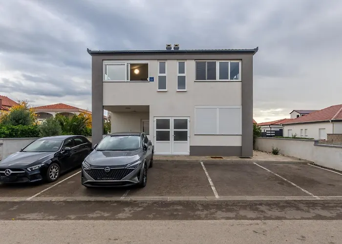 With Parking Space - 25015 公寓