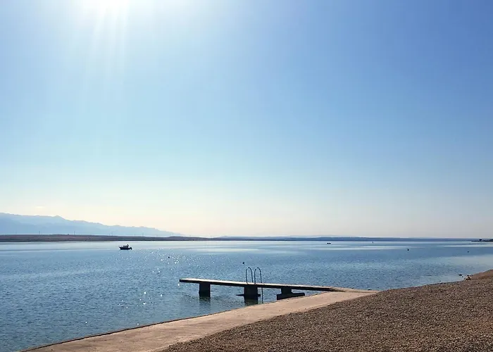 With Parking Space - 25015 维尔