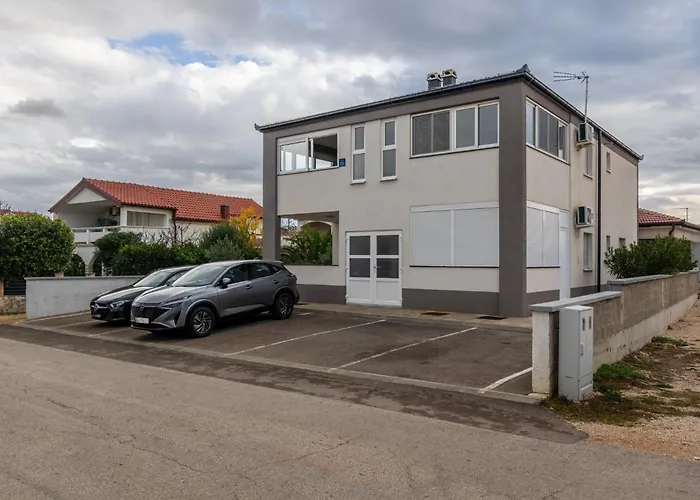 公寓 With Parking Space - 25015 *